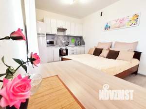 Студия квартира, посуточно, 35м2, 13/17 этаж