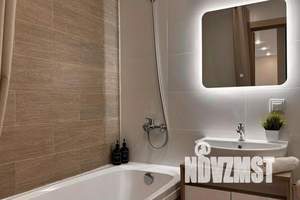 1-к квартира, посуточно, 38м2, 21/23 этаж