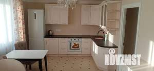 Студия квартира, посуточно, 43м2, 1/10 этаж