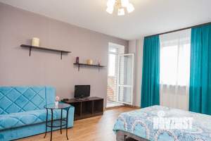 Студия квартира, посуточно, 36м2, 18/20 этаж