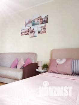 Студия квартира, посуточно, 33м2, 10/20 этаж