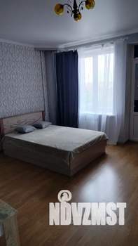 Студия квартира, посуточно, 35м2, 8/16 этаж