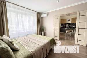 1-к квартира, посуточно, 41м2, 13/16 этаж