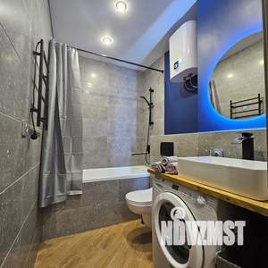 1-к квартира, посуточно, 40м2, 1/18 этаж