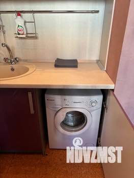 Студия квартира, посуточно, 39м2, 1/9 этаж