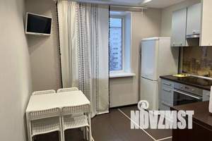 1-к квартира, посуточно, 37м2, 6/9 этаж