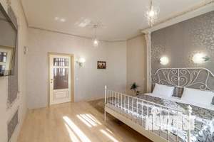 3-к квартира, посуточно, 135м2, 1/1 этаж