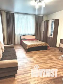 Студия квартира, посуточно, 35м2, 11/20 этаж