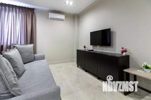 Студия квартира, посуточно, 42м2, 7/20 этаж