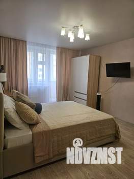 1-к квартира, посуточно, 42м2, 6/9 этаж