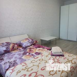 1-к квартира, посуточно, 40м2, 9/19 этаж