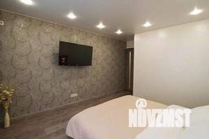 1-к квартира, посуточно, 38м2, 8/17 этаж