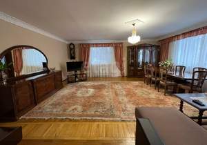 3-к квартира, на длительный срок, 124м2, 1/9 этаж