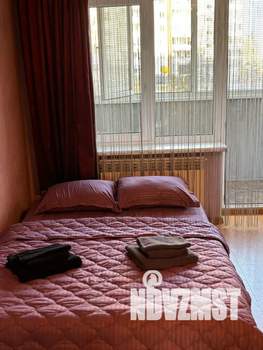 Студия квартира, посуточно, 39м2, 1/9 этаж