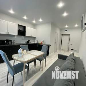 Студия квартира, посуточно, 40м2, 2/10 этаж