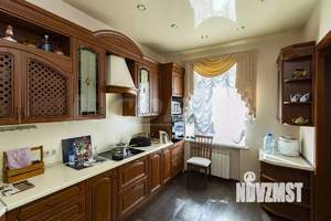 6-к квартира, на длительный срок, 240м2, 1/6 этаж