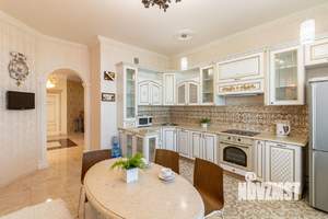 3-к квартира, посуточно, 135м2, 1/1 этаж