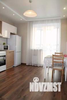 1-к квартира, посуточно, 64м2, 1/1 этаж