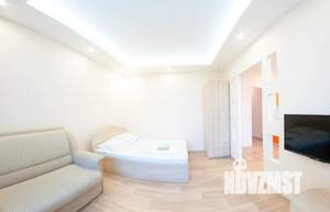 Студия квартира, посуточно, 35м2, 6/20 этаж