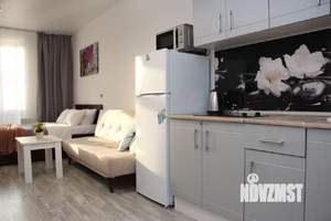 Студия квартира, посуточно, 35м2, 1/19 этаж