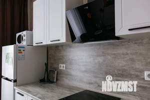 1-к квартира, посуточно, 40м2, 3/17 этаж