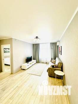 1-к квартира, посуточно, 40м2, 13/25 этаж