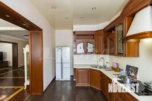 6-к квартира, на длительный срок, 240м2, 1/6 этаж