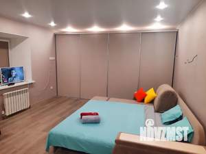 Студия квартира, посуточно, 36м2, 1/3 этаж