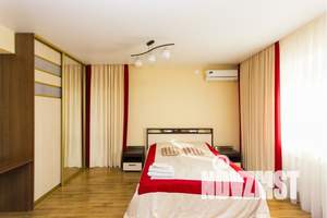 1-к квартира, посуточно, 50м2, 4/10 этаж