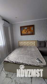 Студия квартира, посуточно, 35м2, 1/20 этаж