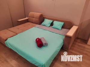 Студия квартира, посуточно, 36м2, 1/3 этаж