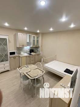 Студия квартира, посуточно, 36м2, 1/20 этаж