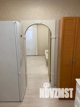 Студия квартира, посуточно, 36м2, 1/20 этаж