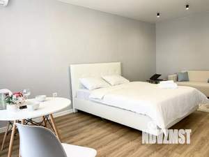 Студия квартира, посуточно, 33м2, 8/20 этаж