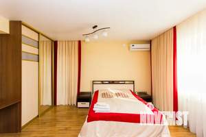 1-к квартира, посуточно, 40м2, 4/9 этаж