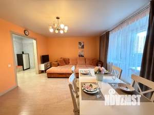 1-к квартира, посуточно, 60м2, 2/10 этаж