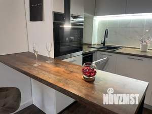 Студия квартира, посуточно, 39м2, 1/19 этаж