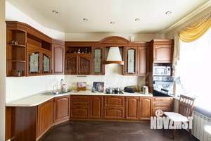 6-к квартира, на длительный срок, 240м2, 1/6 этаж