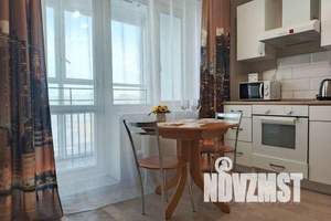 1-к квартира, посуточно, 35м2, 13/16 этаж