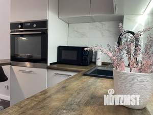 Студия квартира, посуточно, 39м2, 1/19 этаж