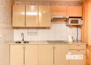 Студия квартира, посуточно, 40м2, 6/10 этаж