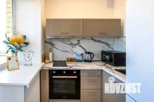 Студия квартира, посуточно, 38м2, 12/19 этаж