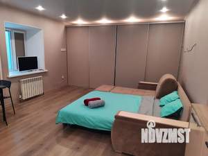 Студия квартира, посуточно, 36м2, 1/3 этаж