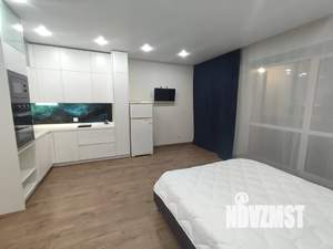 Студия квартира, посуточно, 35м2, 1/19 этаж