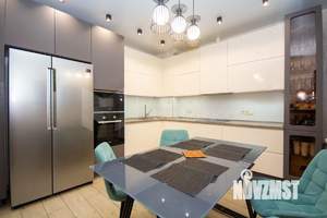 4-к квартира, вторичка, 134м2, 2/2 этаж