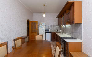 3-к квартира, вторичка, 142м2, 2/2 этаж