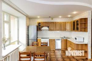 3-к квартира, вторичка, 109м2, 6/10 этаж