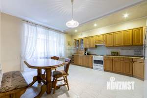 5-к квартира, вторичка, 243м2, 5/10 этаж