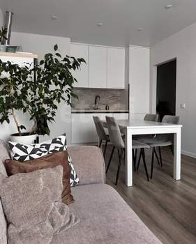 2-к квартира, вторичка, 56м2, 15/19 этаж